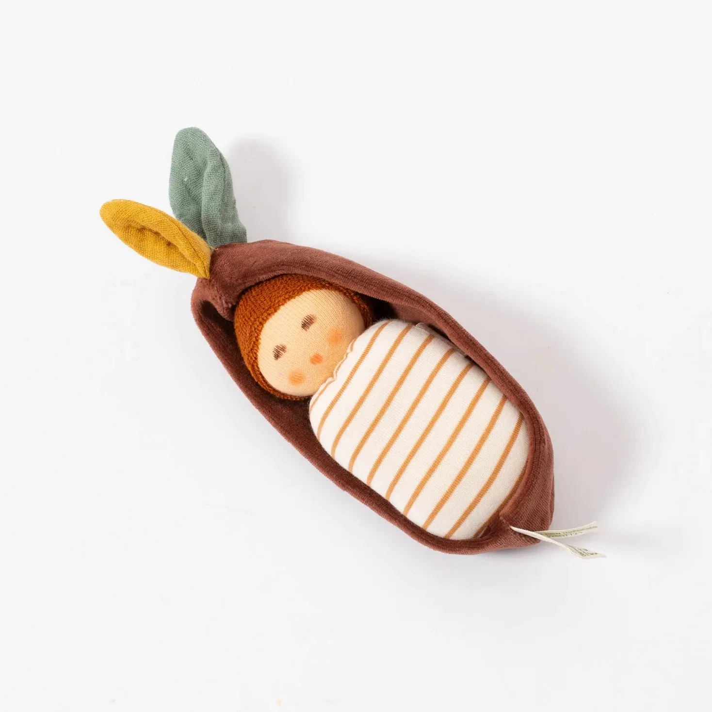 Nanchen - Oak baby in bark bed - stripes